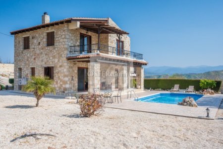 Detached Villa in Miliou