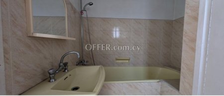 For Sale €260,000 House 2 bedrooms Lemesos (Limassol center) Limassol - 2