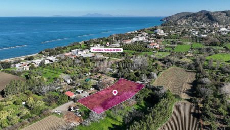 Residential field in Kato Pyrgos Nicosia - 2