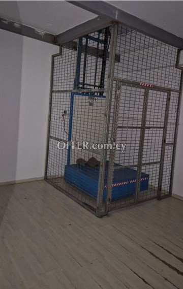 Corner ShopShowroom  In Prime Location In Nicosia City Center - 5