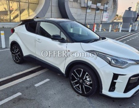 2021 Toyota CHR Hybrid Automatic SUV - 6
