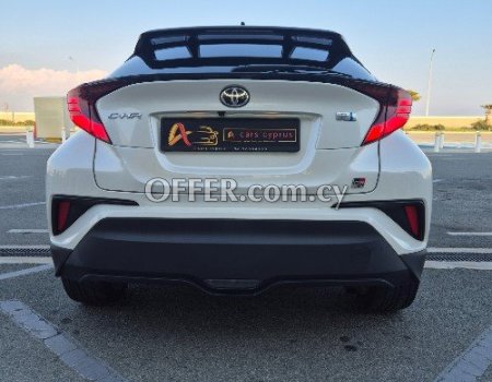 2021 Toyota CHR Hybrid Automatic SUV - 4