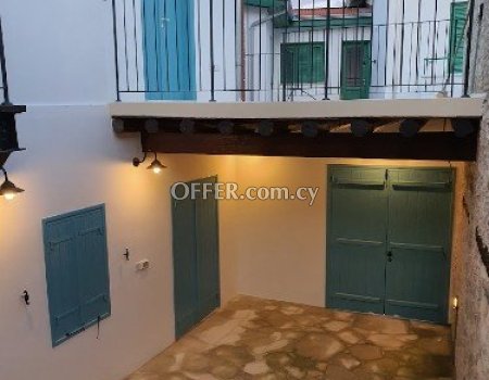 Διώροφο διατηρητέο ακίνητο 180 τ.μ. με άδεια καφετέριας, Όμοδος (photo 1)
