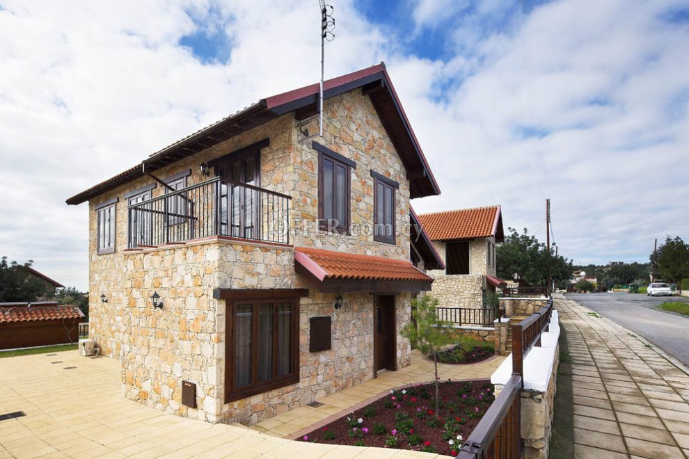 House (Detached) in Souni-Zanakia, Limassol for Sale - 1