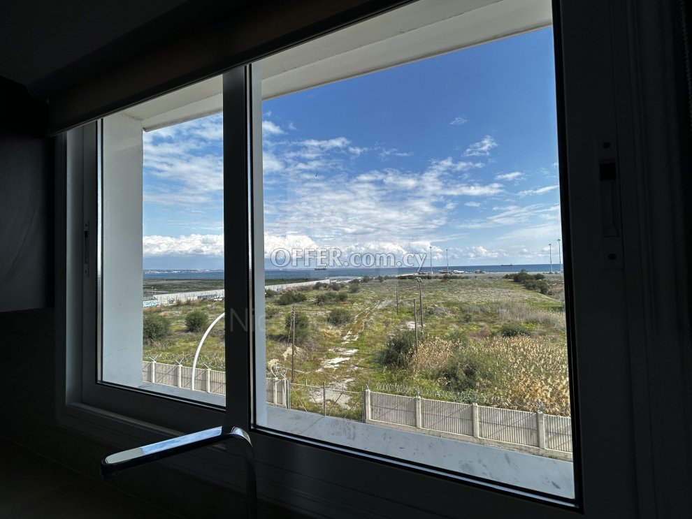Fully renovated two bedroom apartment with sea view in Larnaca harbor area - 10