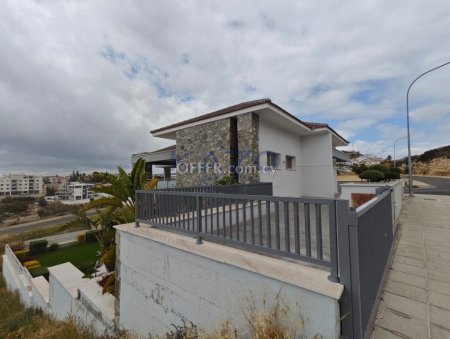Spacious Luxury Detached House with Amazing Views in Laiki Lefkothea - 13