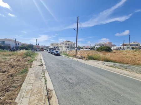 Corner residential plot in Chloraka area of Paphos - 4