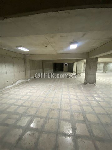 Basement Warehouse Of 360m2  In The City Center - 2