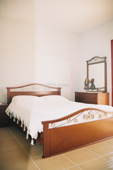 House (Semi detached) in Moniatis, Limassol for Sale - 9