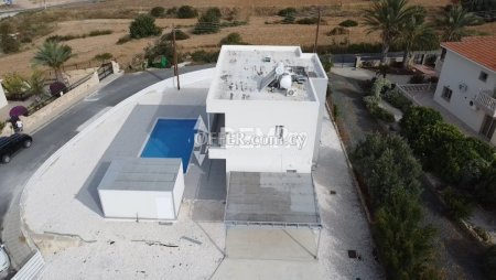 Villa For Sale in Peyia - Sea Caves, Paphos - DP4743 - 4