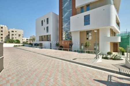 2 Bed Apartment for sale in Agios Tychon - Tourist Area, Limassol - 8