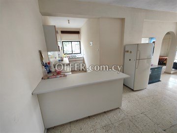 2 Bedroom Coastal Apartment With Communal Pool  In Agios Tychonas, Lim - 2