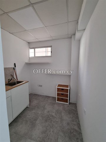 Office  suitable for professionals in Strovolos.
The price includes el - 3