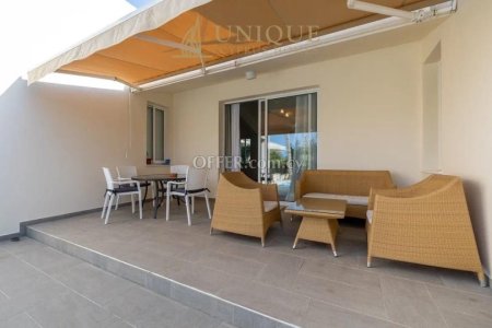 Bungalow next to Coral bay Beach - Spacious 150 m2 Internal Space on a 660 Plot - 6