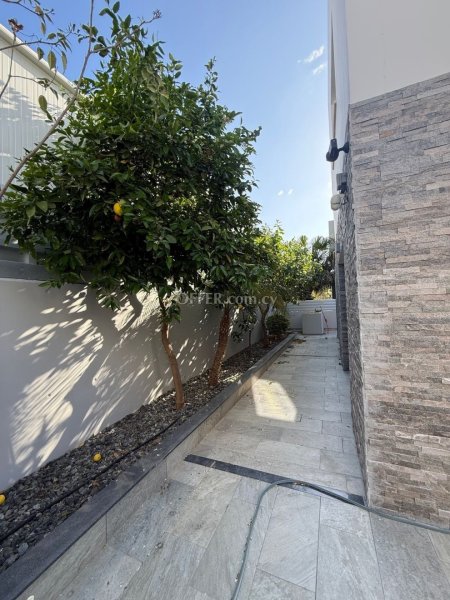 3 Bed Detached Villa for rent in Agios Athanasios, Limassol - 6