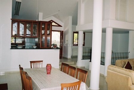 House (Semi detached) in Moniatis, Limassol for Sale - 6