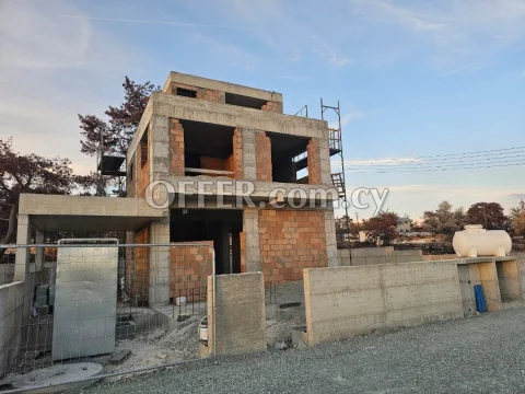 Detached corner 3 bedroom house with Swimming Pool in Souni - Main Photo