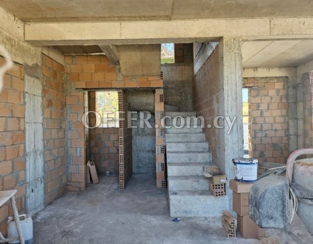 Detached corner 3 bedroom house with Swimming Pool in Souni - 2