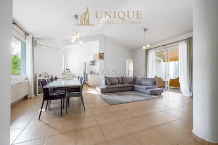 Bungalow next to Coral bay Beach - Spacious 150 m2 Internal Space on a 660 Plot - 5