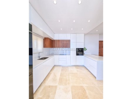 Luxury new three bedroom apartment in the heart of Paphos City Center - 4