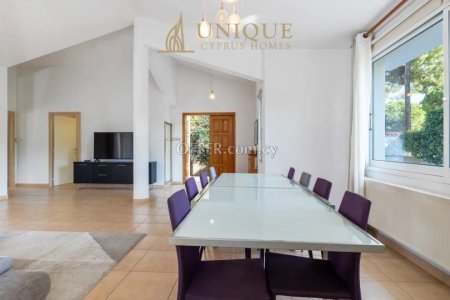 Bungalow next to Coral bay Beach - Spacious 150 m2 Internal Space on a 660 Plot - 4