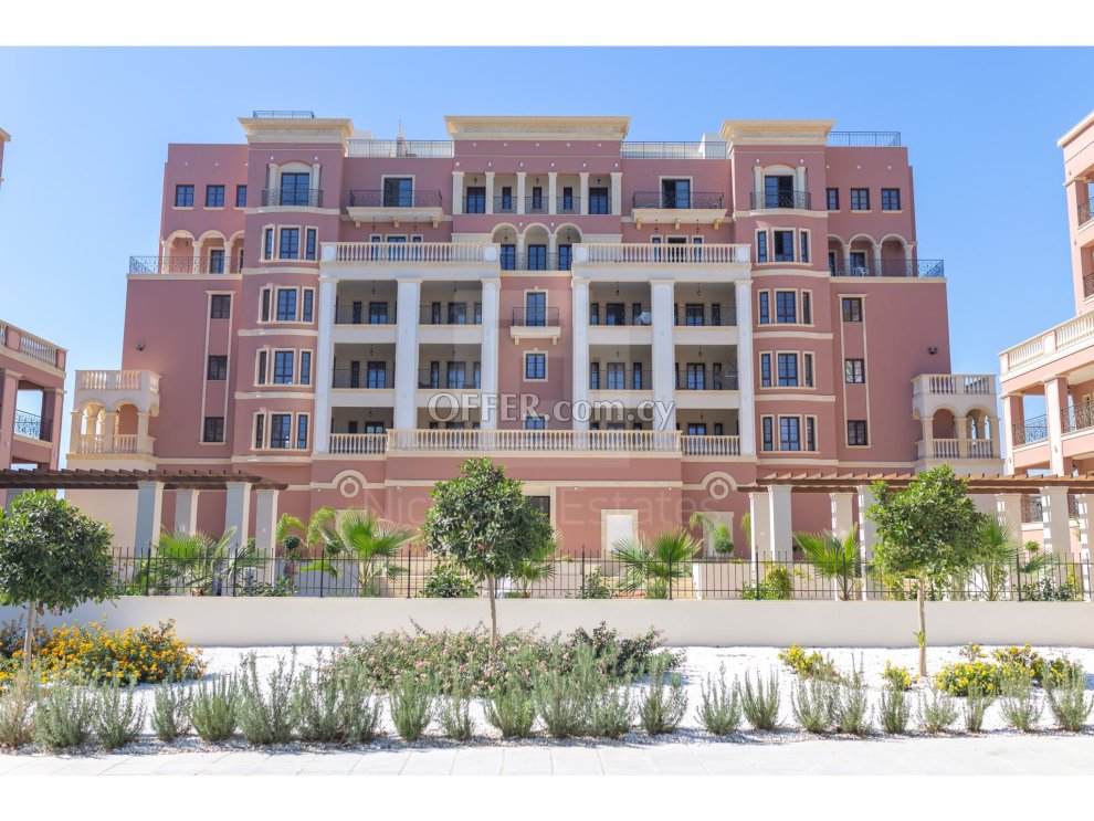 Luxury two bedroom apartment in Potamos Germasogeia tourist area 250 meters from the beach - 4