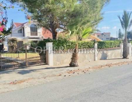 House for sale in Parekklisia