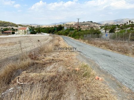 Land in Pentakomo