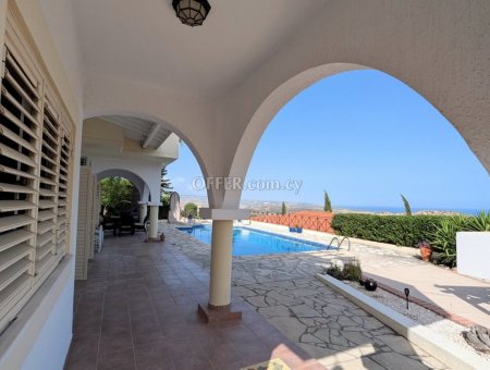 4-bedroom Detached Villa 296 sqm in Pissouri