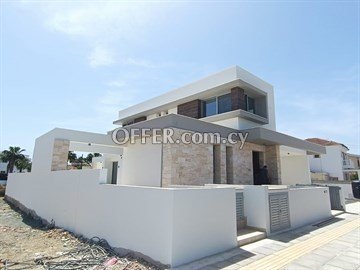 Ready to Move In 3 Bedroom House With Swimming Pool  In Pyla, Larnaca