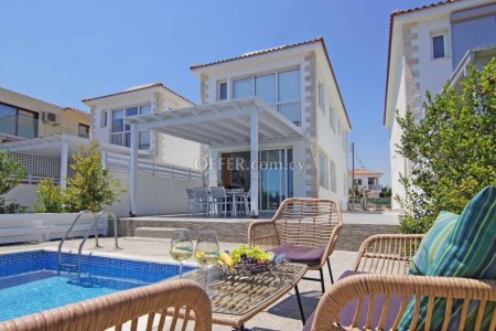 Beautiful  Sea Front Villa in Ayia Thekla