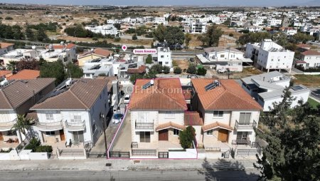 5 Bedroom Link Detached House with a Basement in Lakatamia Nicosia