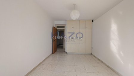 Spacious 3-Bedroom  Ground Floor Apt, Kings Av.Mall Area, Paphos. - 4