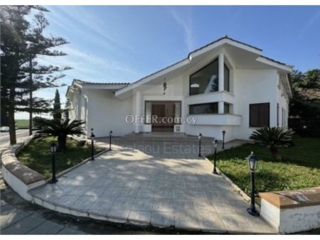 Five Bedroom Bungalow with Private Swimming Pool for Sale in Aradippou Larnaka