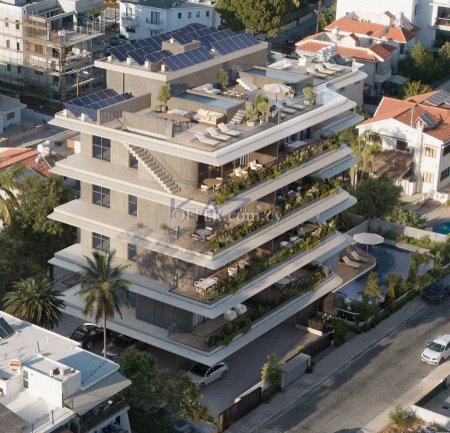 Modern Apartment with Private Roof Garden and Swimming Pool