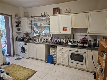 Outstanding Opportunity!
3 Bedroom Ground Floor Apartment With Yard  C