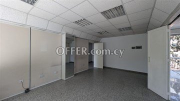 Large Office i In Agios Antonios, Nicosia - 6