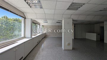 Large Office i In Agios Antonios, Nicosia - 4