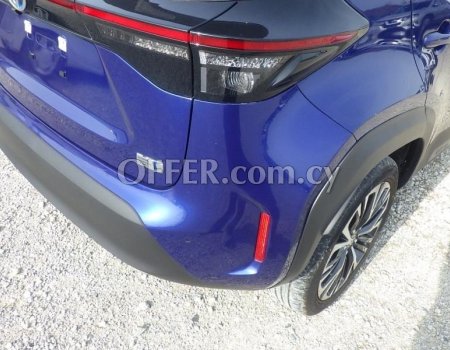 2021 Toyota Yaris Cross Hybrid 1.5L Hybrid Automatic SUV - 9