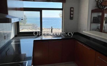 Gorgeous Spacious Sunny 2 Bedroom Apartment By The Sea  In Germasogeia