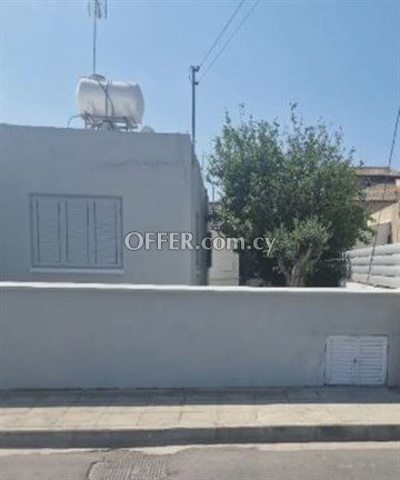 3 Βedroom Ηouse Plus Extra 3 Bedroom Auxiliary House  In Kaimakli, Nic