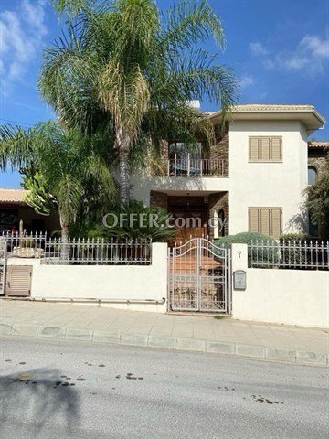 Spacious Furnished 3 Bedroom House  In Ipsonas Village,Limassol