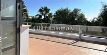 Detached 3 Bedroom Villa Ideally Situated Just A Few Meters From The S