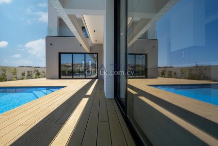 Modern Five Bedroom Villa on Large Plot Agios Tychonas - 9