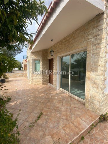 4 Bedroom House  In Strovolos Close To Metro Supermarket