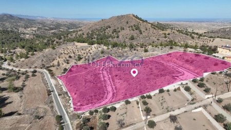 Residential field in Agia Marina Xyliatou, Nicosia
