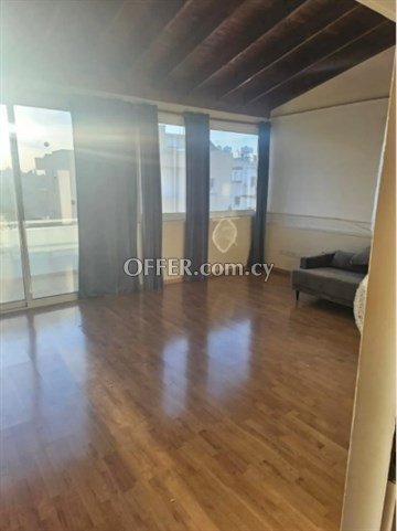 Spacious 3 Bedroom Penthouse  In Prime Location In Engomi Walking Dist