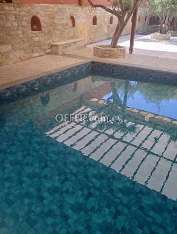 4 Bedroom Villa With Large Yard  In Episkopi, Limassol