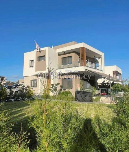Resale Five Bedroom Villa For Sale in Souni Area