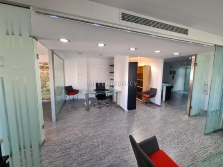 FULLY EQUIPPED OFFICE OF 100 SQ.M. IN THE HEART OF THE CITY CENTER